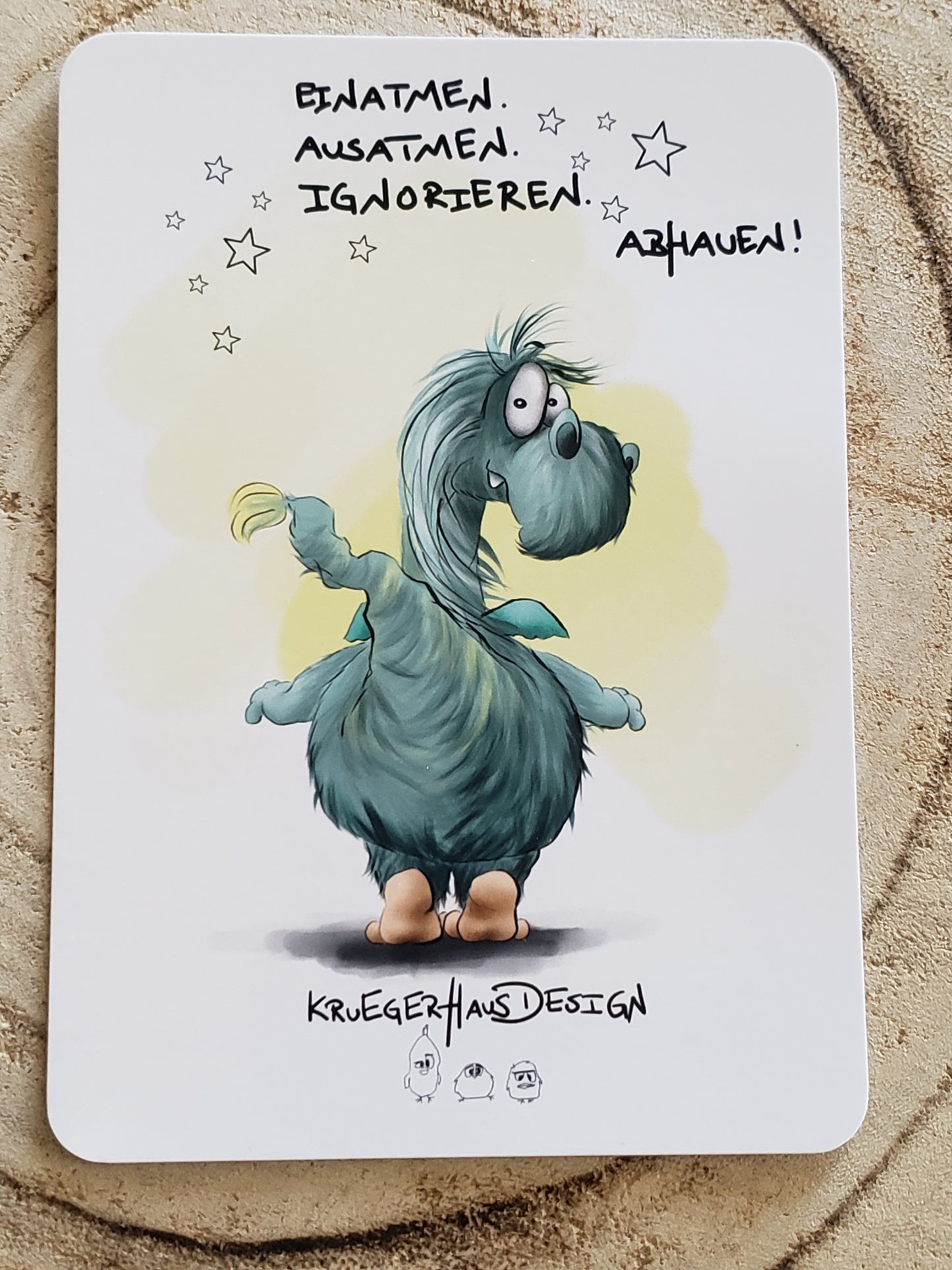 Postkarte Monster Kruegerhausdesign mit Spruch "Einatmen. Ausatmen.."
