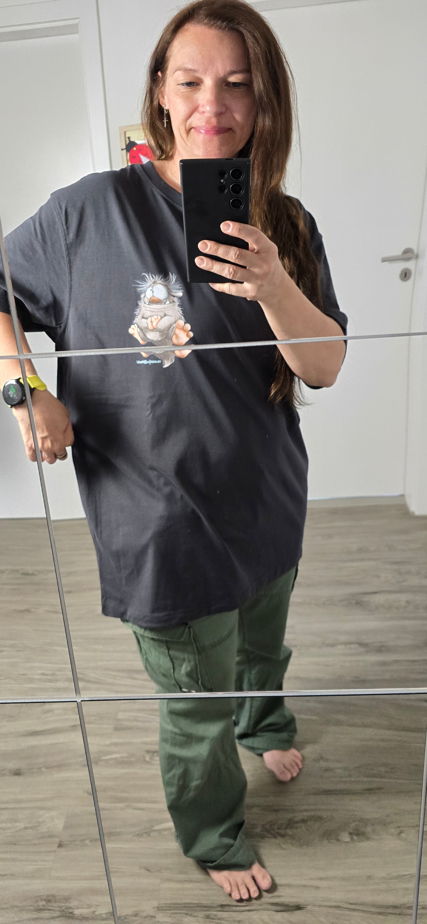 T-Shirt mit XXL Druck Kruegerhausdesign Monster in dunkelgrau, wähle dein Motiv