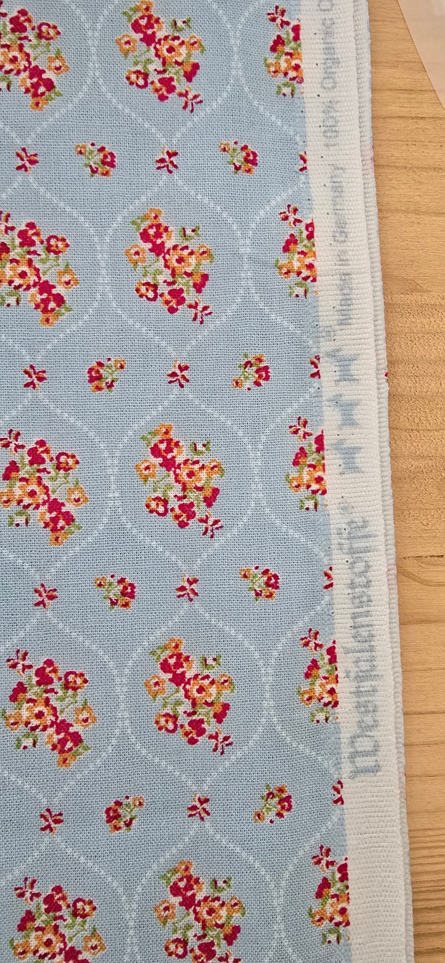 0,5m ,Westfalenstoffe Baumwolle, hellblau rot  Rosen Bouquet,Organic Cotton